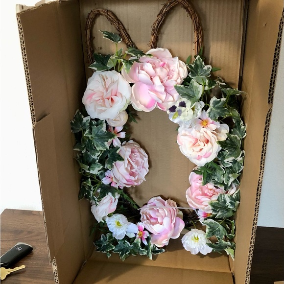 Pottery Barn Faux Floral Bunny Shaped Wreath - Picture 5 of 7